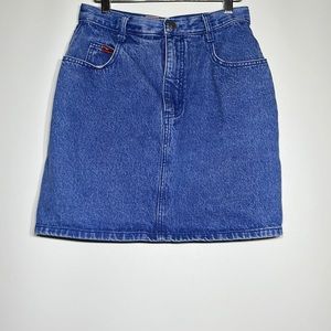 Blue jean skirt with five large pockets